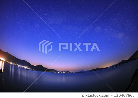 Spring starry sky in Setouchi: A Milky Way arch in the twilight sky Spring starry sky in Setouchi: A Milky Way arch in the twilight sky 120467663