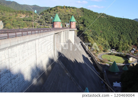 筱栗町鳴淵水壩 120469004