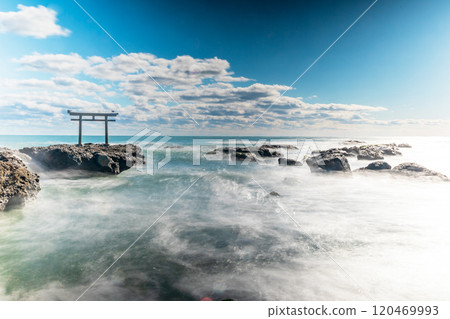 "Ibaraki Prefecture" Sea Torii of Isosaki Shrine - Long exposure photography 120469993
