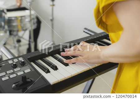 樂團現場表演 120470014