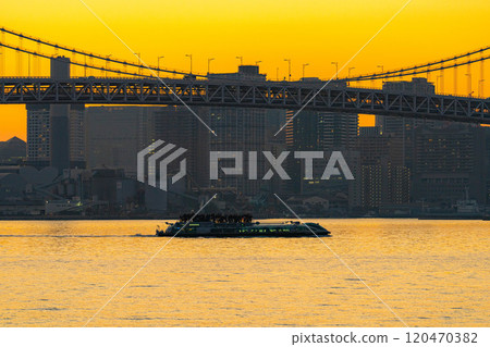 [Sunset Material] Sunset and magic hour seen from Toyosu Gururi Park [Tokyo] 120470382