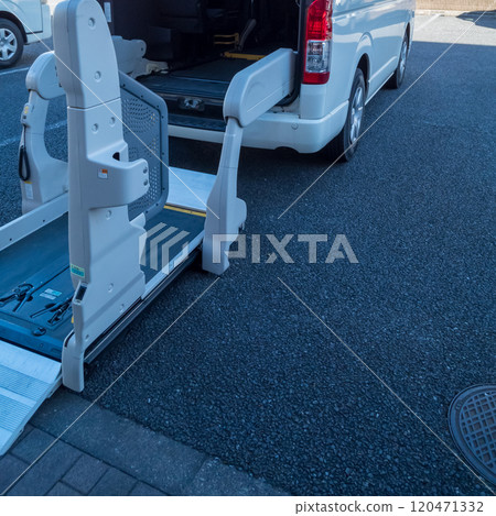 福利車後舉昇機 120471332