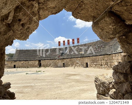 Arena and a stand for spectators in the Beit Guvrin Amphitheater 120471349