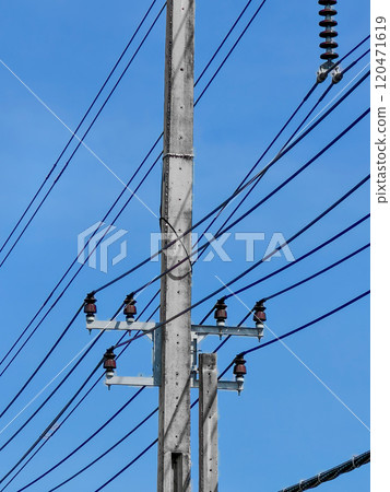 Complex roadside electrical wires with lamp post Complex roadside electrical wires with lamp post 120471619