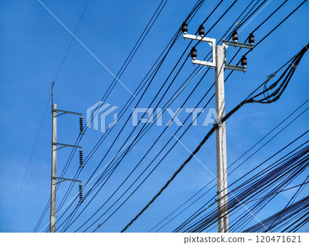 Complex roadside electrical wires with lamp post 120471621