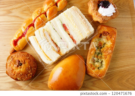 三明治甜麵包和熟麵包 120471676