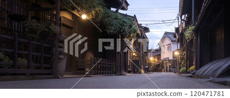 241017 Sanmachi g005-010 120471781