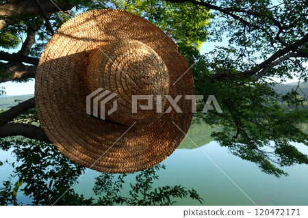 Shade and straw hat Shade and straw hat 120472171