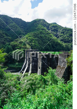 The grandeur and dignity of the castles of medieval Europe: Honen-ike Dam (Kanonji City, Kagawa Prefecture) 120473496