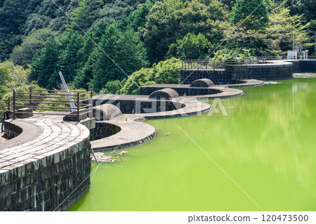 The grandeur and dignity of the castles of medieval Europe: Honen-ike Dam (Kanonji City, Kagawa Prefecture) The grandeur and dignity of the castles of medieval Europe: Honen-ike Dam (Kanonji City, Kagawa Prefecture) 120473500