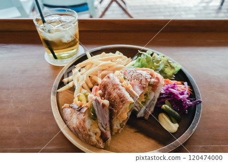 Lunch at the cafe 120474000