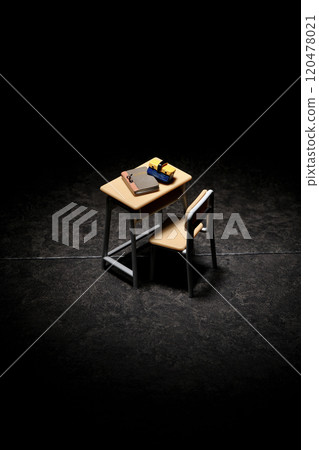 微型書桌和椅子 120478021