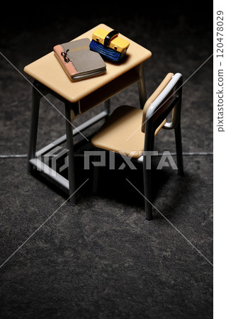 微型書桌和椅子 120478029