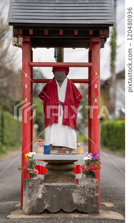 Koyama Jizo statue blocking the road 120480936