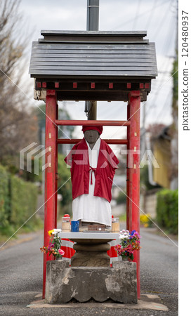 Koyama Jizo statue blocking the road 120480937