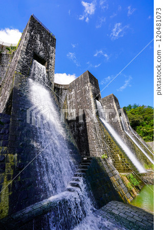 Toyonoriike Dam (Kanonji City, Kagawa Prefecture) 120481073