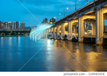 Banpo Bridge Moonlight Rainbow Fountain on Han river in Seoul, capital of South Korea 120482838