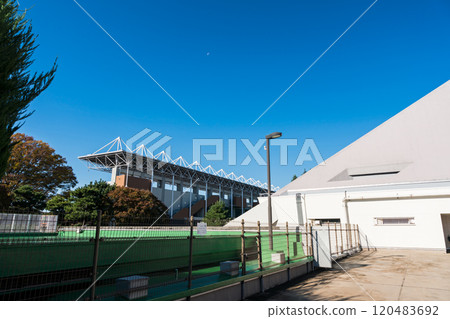 Okura Sports Park's General Athletic Field and Gymnasium, under a clear autumn sky, Okura, Setagaya-ku, Tokyo Okura Sports Park's General Athletic Field and Gymnasium, under a clear autumn sky, Okura, Setagaya-ku, Tokyo 120483692