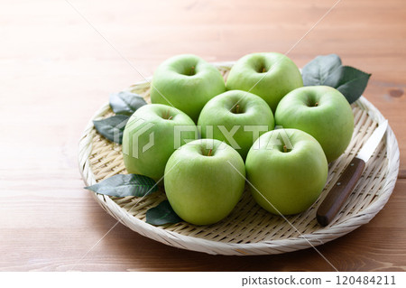 Green apple (Gunma Meigetsu) - Sweet, rich and slightly sour Green apple (Gunma Meigetsu) - Sweet, rich and slightly sour 120484211