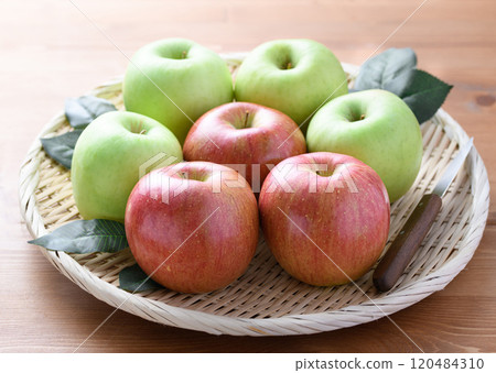 青蘋果紅蘋果 120484310