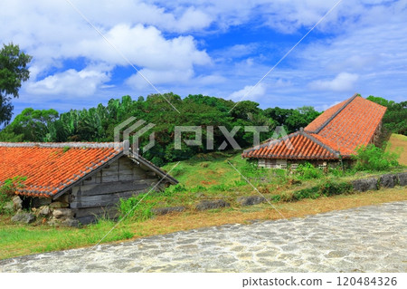[沖繩縣] 讀著谷村八門之裡的登山窯，天氣晴朗 120484326