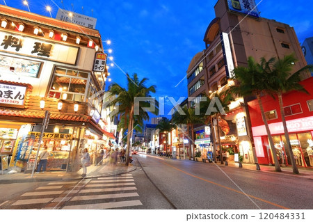 [Okinawa Prefecture] Night view of Naha Kokusai Street 120484331
