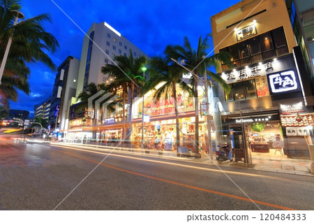 【沖繩縣】那霸國際通夜景 【沖繩縣】那霸國際通夜景 120484333
