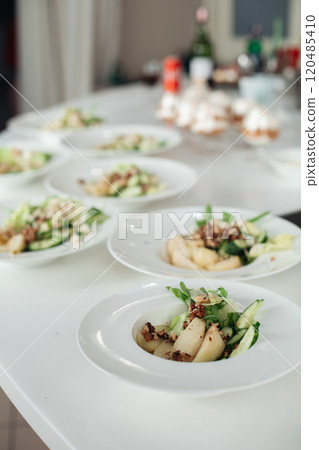 Salad with blue cheese, pears, nuts, chard and 120485410