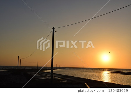 日出時的塔拉海中路佐賀 120485639