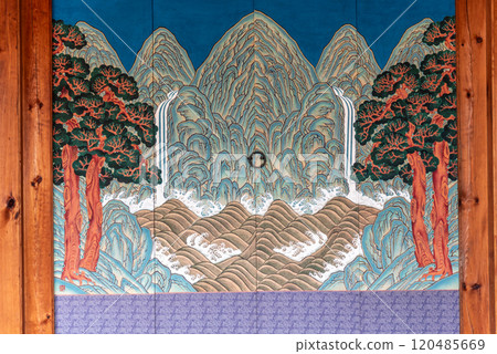 Gate decorations in Gyeongbokgung royal palace of the Joseon dynasty in Seoul South Korea 120485669