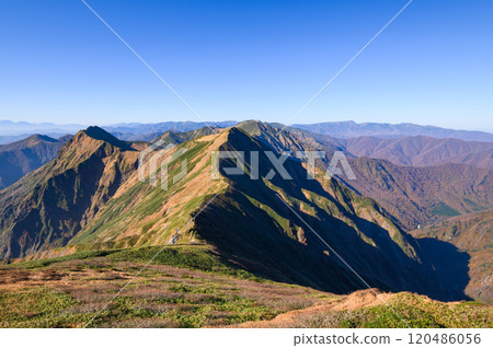 Autumn view of the Tanigawa mountain range from the main ridge Autumn view of the Tanigawa mountain range from the main ridge 120486056