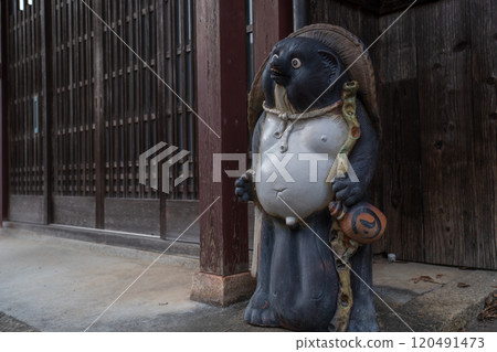An ornament of raccoon of Shigaraki ware An ornament of raccoon of Shigaraki ware 120491473
