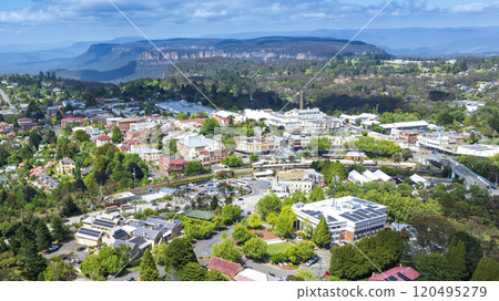 The picturesque and serene upper Blue Mountains and Jamison Valley The picturesque and serene upper Blue Mountains and Jamison Valley 120495279