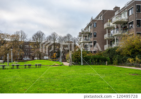 The Westerlijk marktkanaal or Western Market canal, Amsterdam, The Netherlands 120495728