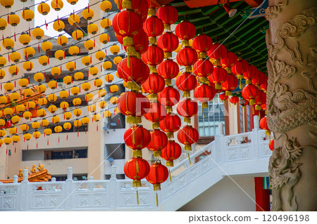 largest Buddhist temple Thean Hou Kuala Lumpur. facade decorated Chinese denlong 120496198
