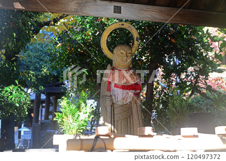 Enmei Jizo statue and Chozuya (purification fountain) in the grounds of Ryotoku-in Temple, Fukushima, Osaka-5 Enmei Jizo statue and Chozuya (purification fountain) in the grounds of Ryotoku-in Temple, Fukushima, Osaka-5 120497372