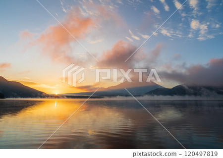 "Yamanashi Prefecture" Sunrise over Lake Motosu, Mount Fuji "Yamanashi Prefecture" Sunrise over Lake Motosu, Mount Fuji 120497819