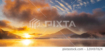 "Yamanashi Prefecture" Sunrise over Lake Motosu, Mount Fuji "Yamanashi Prefecture" Sunrise over Lake Motosu, Mount Fuji 120497824
