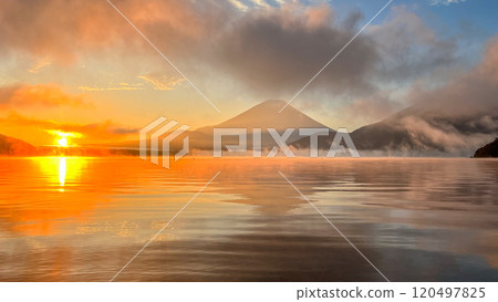 "Yamanashi Prefecture" Sunrise over Lake Motosu, Mount Fuji "Yamanashi Prefecture" Sunrise over Lake Motosu, Mount Fuji 120497825