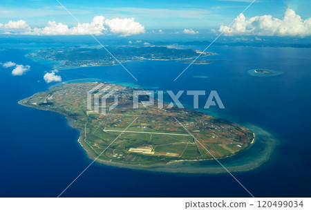 從空中看到沖繩伊江島的全景 120499034