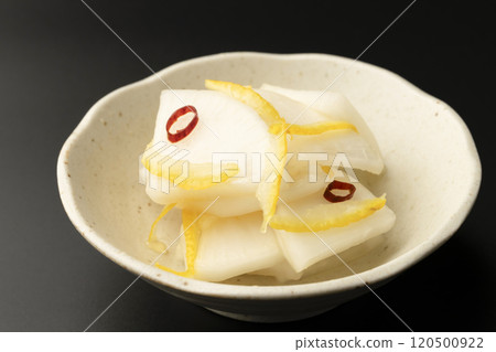 柚子蘿蔔 - 用柚子和甜醋醃製的醃蘿蔔 120500922