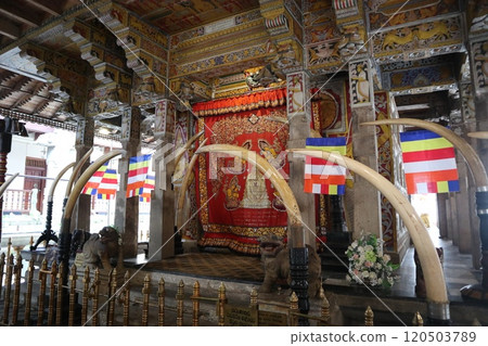Kandy Royal Palace in Sri Lanka 120503789