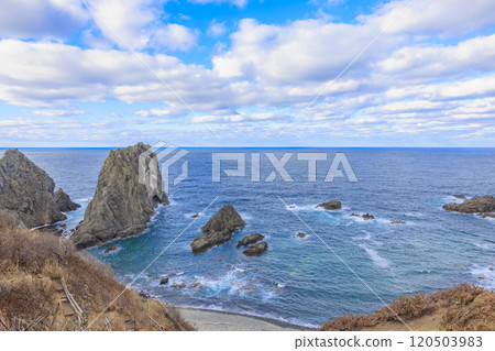 Autumn Shimamu Coast – Beautiful coastal scenery of Japan’s 100 best beaches 120503983