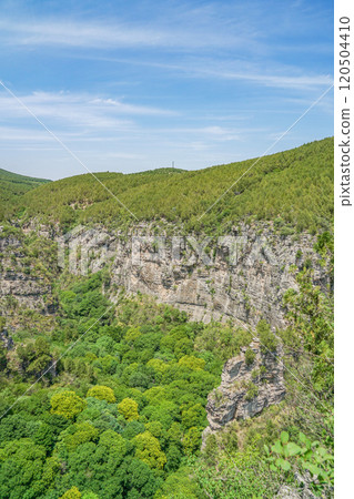 Longdong Scenic Area 120504410