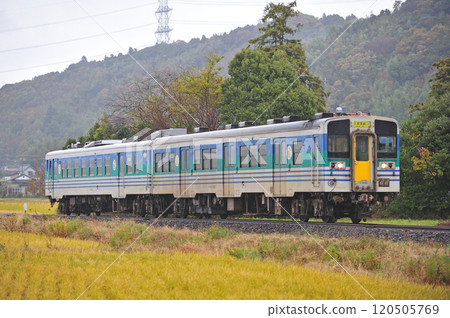 久留裡線 下郡小橋 JR東日本 木葉38-1002 + 木葉37-2（幕張） 120505769