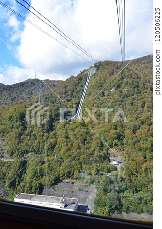 越過奧喜四津發電廠的田代索道 120506225