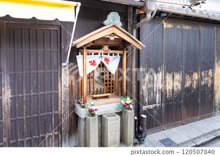 京都市祗園的城市景觀 120507840
