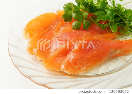 Salmon carpaccio 120508652