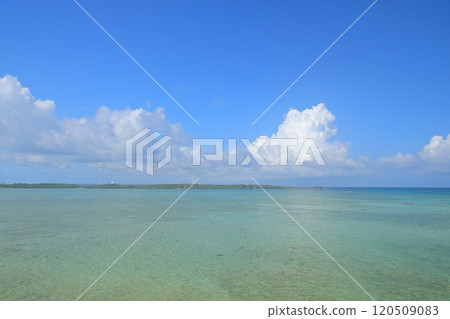 A view of Nishihennazaki across the clear waters of Miyako Island 120509083