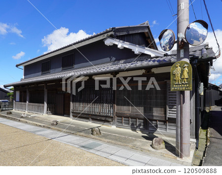 Tsuchiyama-juku main inn ruins: Tsuchiyama-juku streetscape on the Tokaido road (Tsuchyama, Koka City, Shiga Prefecture) Tsuchiyama-juku main inn ruins: Tsuchiyama-juku streetscape on the Tokaido road (Tsuchyama, Koka City, Shiga Prefecture) 120509888